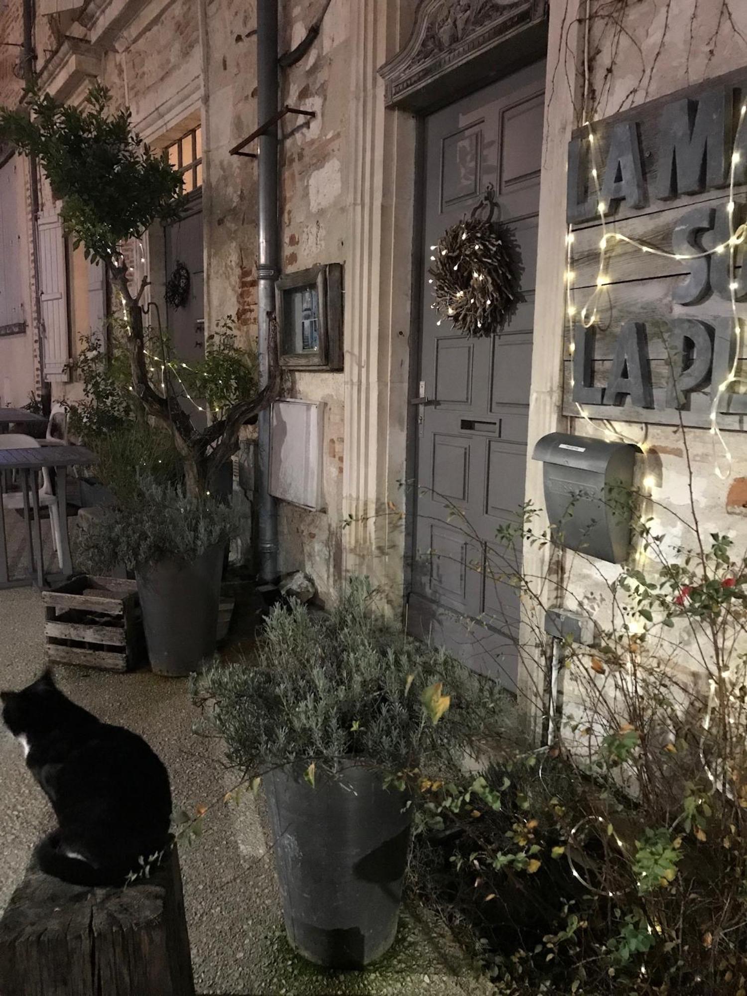 La Maison Sur La Place Penne-dʼAgenais 객실 사진