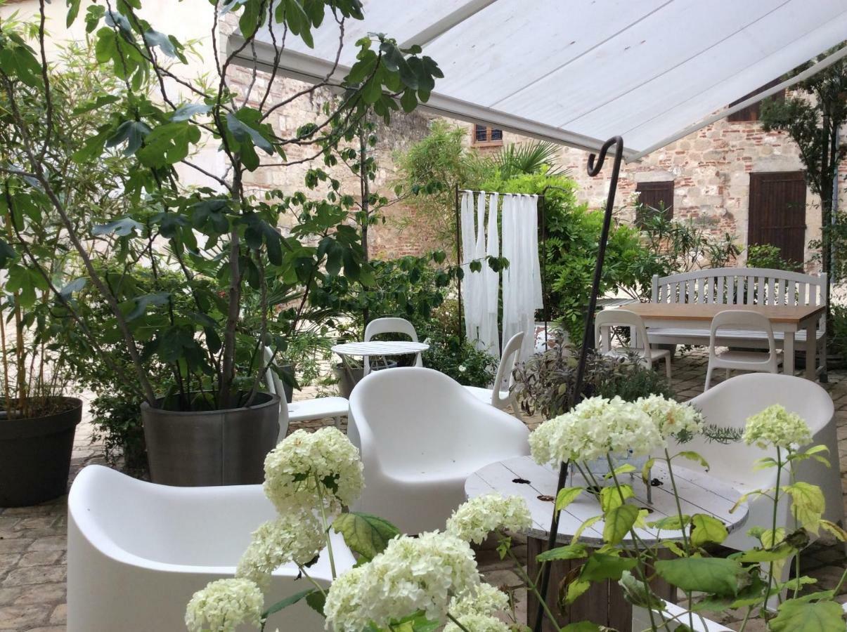 La Maison Sur La Place Penne-dʼAgenais 외부 사진